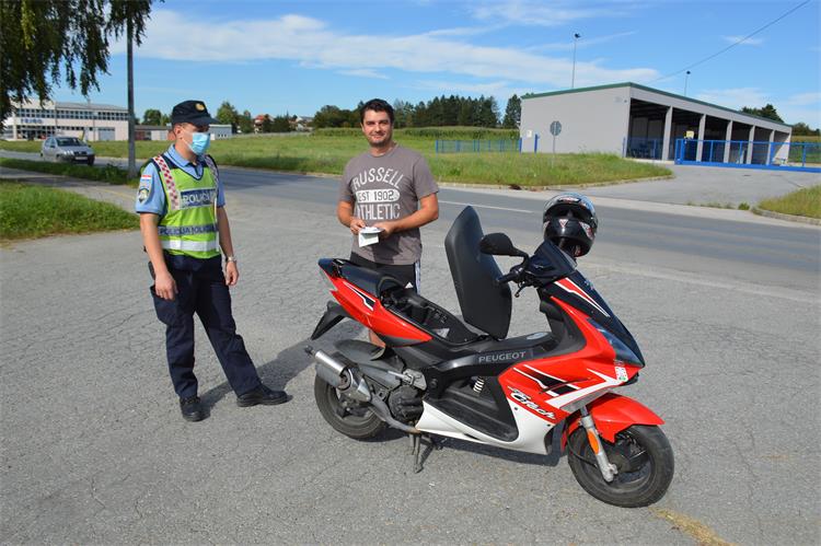 Slika /PU_KK/Vijesti/2020/08/28.8. info točka (1).JPG